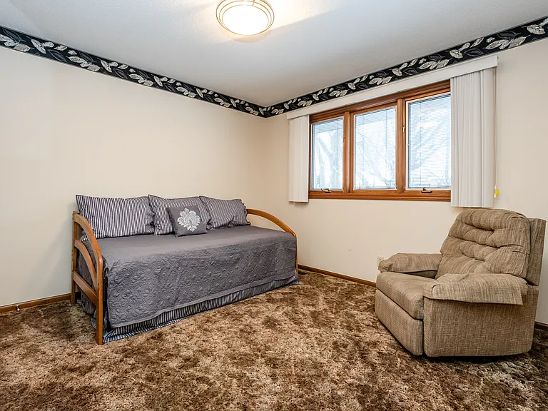 1319 Lewis Ave — Photo 17