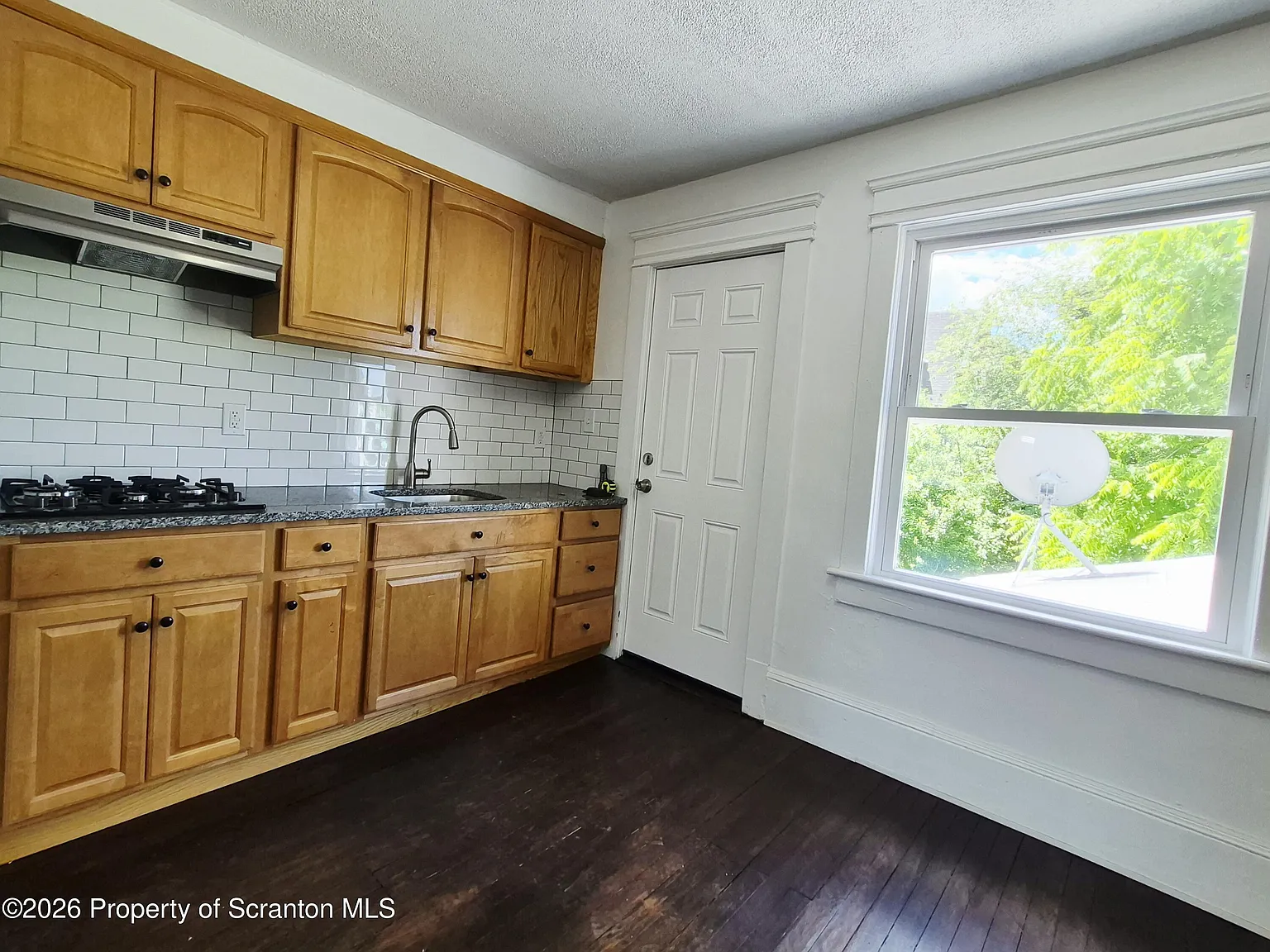1 bed, 1.0 bath, 789 sqft, $1,200 — Photo 4