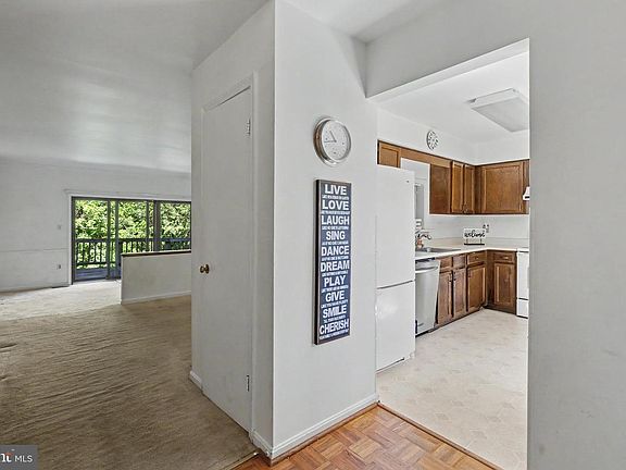 2nd image of 27 Aldridge Ct