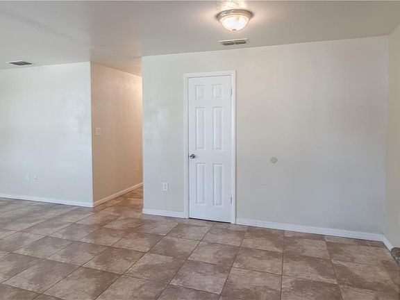 5th image of 2522 E Civitan Ave