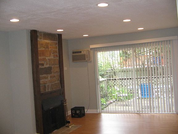 3rd image of 795 Grove Dr APT 102