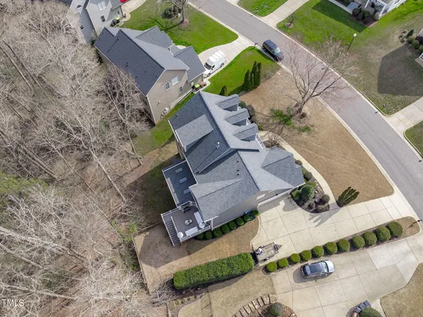208 Danagher Ct, Holly Springs, NC 27540
