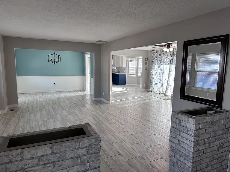 5912 N Sterling Dr — Photo 5