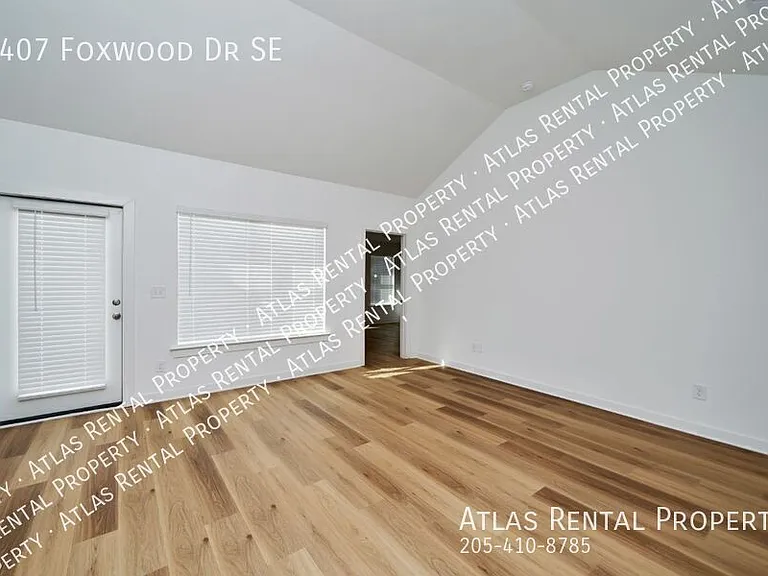 4407 Foxwood Dr — Photo 6