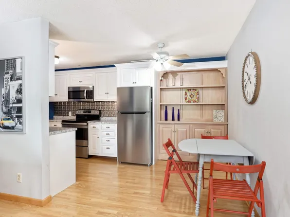 14630 Garrett Ave APT 512, Apple Valley, MN 55124
