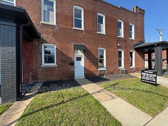 2nd image of 3036 W Maryland St