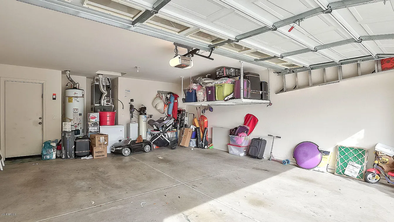 3 bed, 2097 sqft, $3,200 — Photo 1