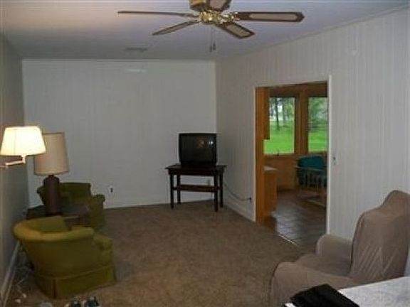 5th image of 4026 Greenmont Dr SE