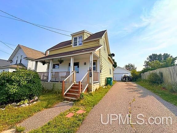 2nd image of 343 Fisher St
