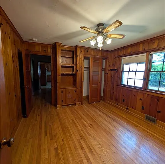 4720 Haywood Dr — Photo 15
