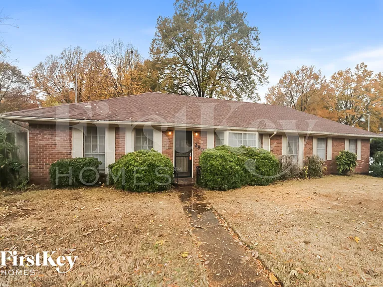 2901 Clarke Rd — Photo 1