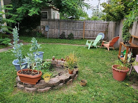3rd image of 2045 N Talbott St #3