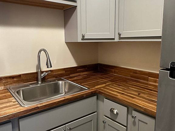 4th image of 2746 Christine Blvd