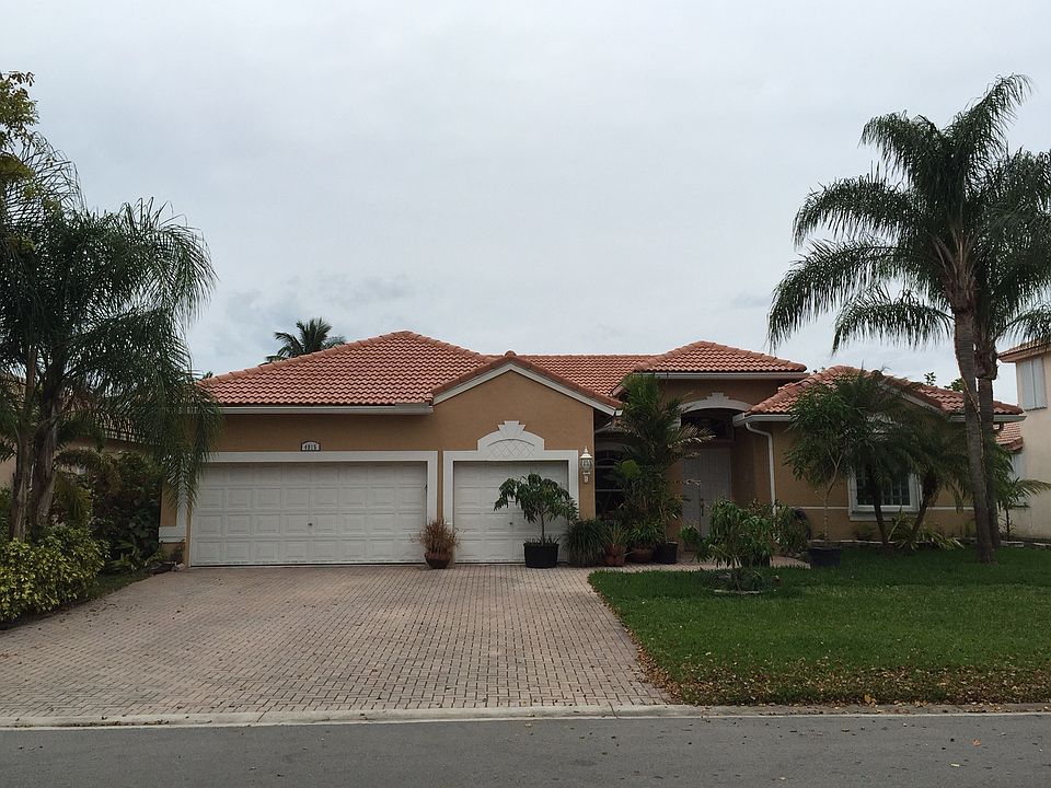 1st image of 4915 NW 58th Ave