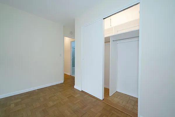 Rented by Buchbinder & Warren | media 17