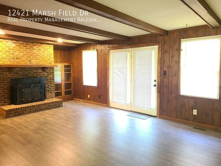 12421 Marsh Field Dr — Photo 7