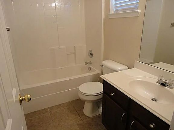5th image of 3012 Muirfield Dr