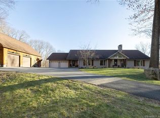42 Timber Ln, Woodbury, CT 06798