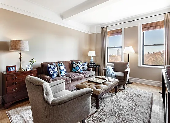 Sold by Warburg | media 2