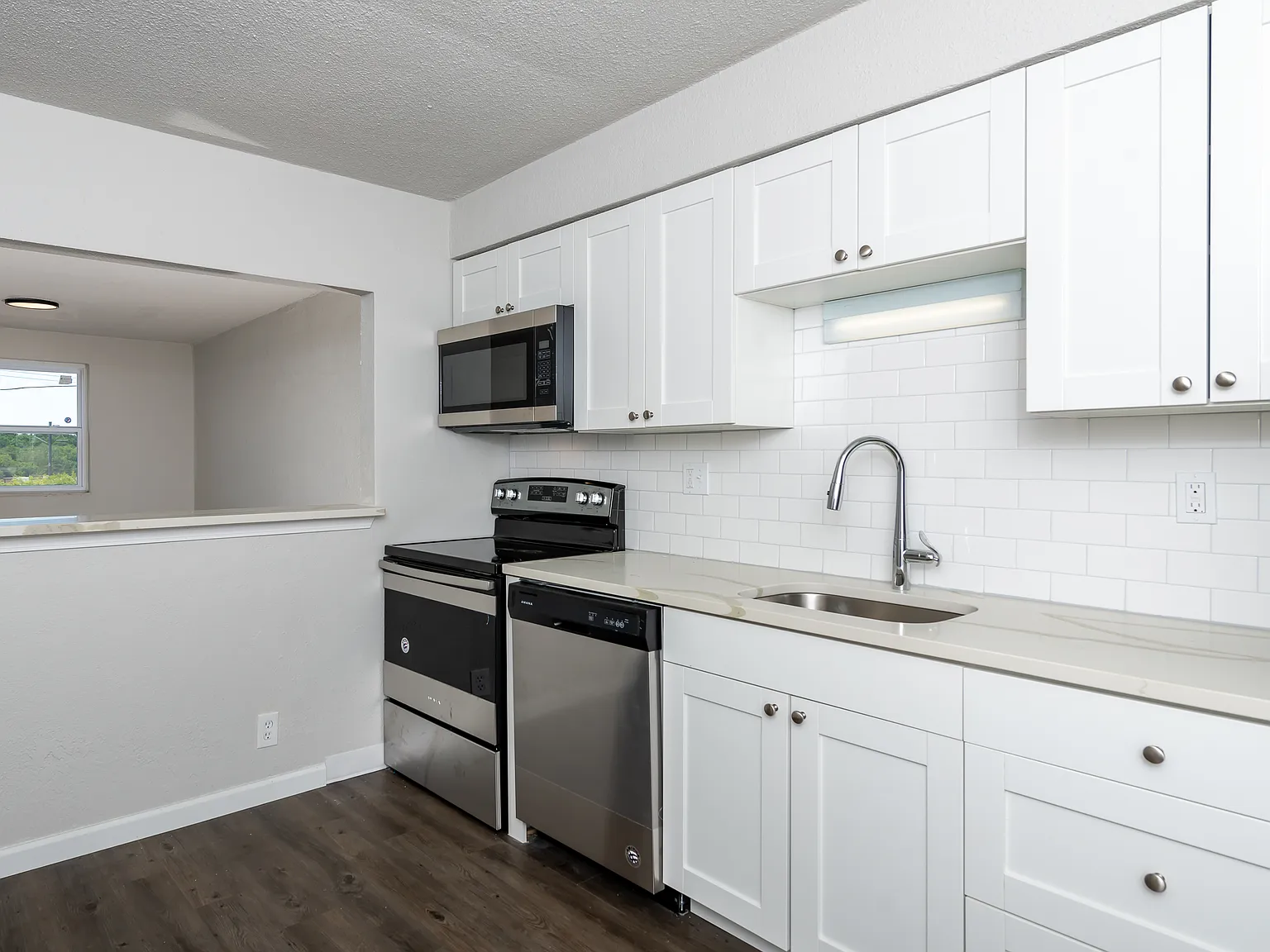 2 bed, $1,050 — Photo 3