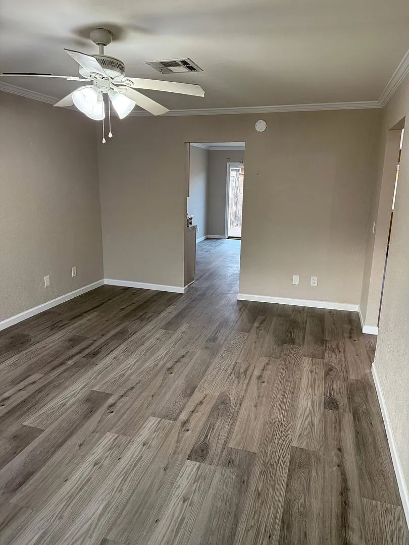New remodeled 2 bedroom 1 bath unit with private patio and full size washer and dryer hookups!! — Photo 3