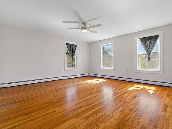 Large bedroom #1