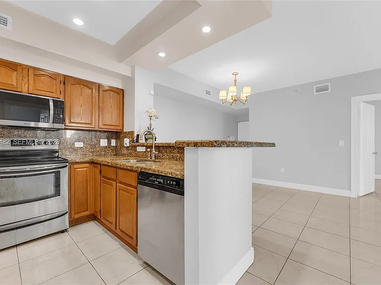 2400 E Preserve Way #101 — Photo 5