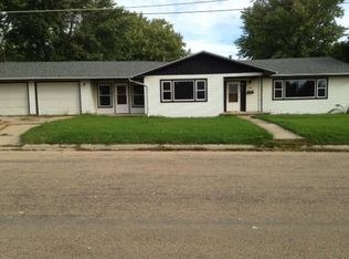202 W Dement St, Polo, IL 61064