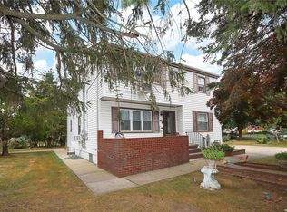 59 Laurel Rd, Lindenhurst, NY 11757