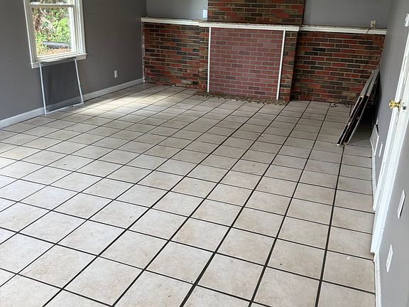 2nd image of 4605 Rice Rd