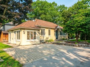 34 Monkton Ave, Toronto, ON M8Z 4N2