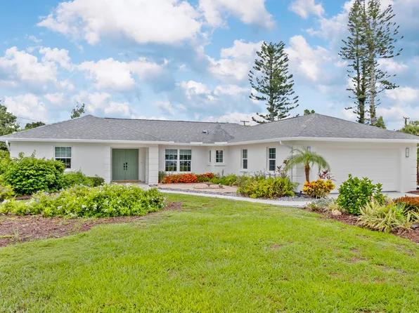 2466 Breakwater Cir, Sarasota, FL 34231