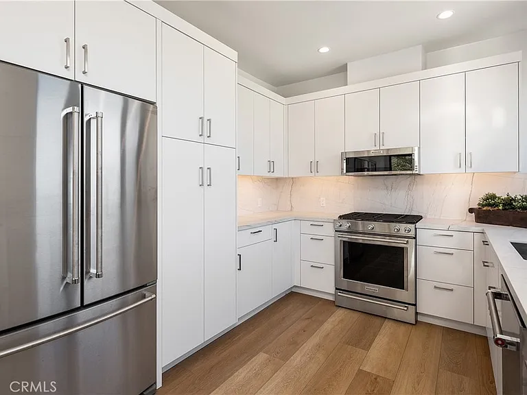 565 B Fern St #B — Photo 9