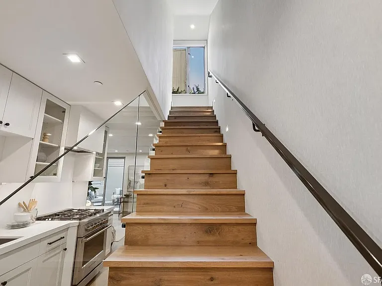 1259 Clay St — Photo 23