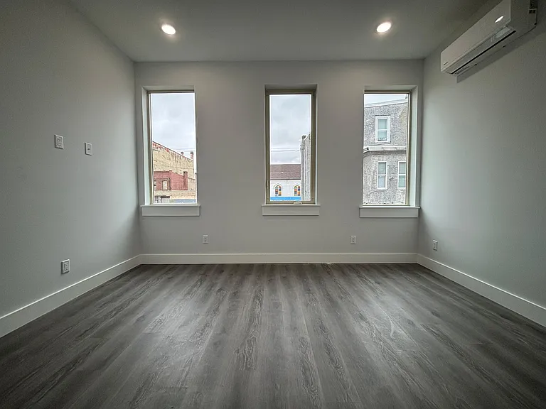 1515-19 W Dauphin St #7 — Photo 2