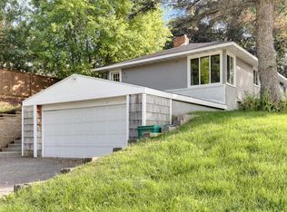 3109 Golden Valley Rd, Golden Valley, MN 55422