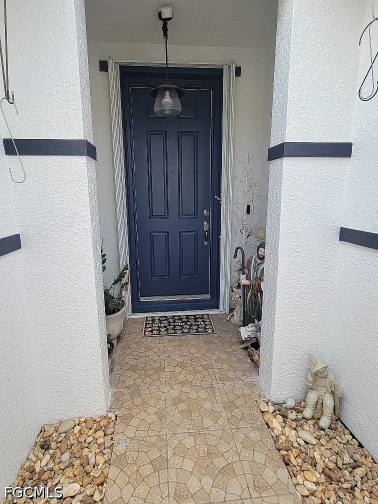 3 bed, 2.0 bath, 1888 sqft, $1,900 — Photo 4