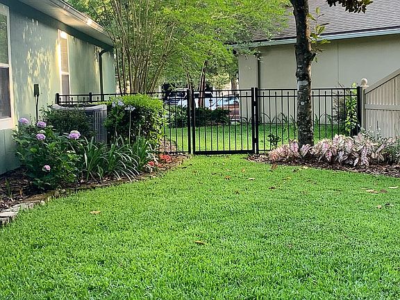 4th image of 1308 Stonehedge Ct