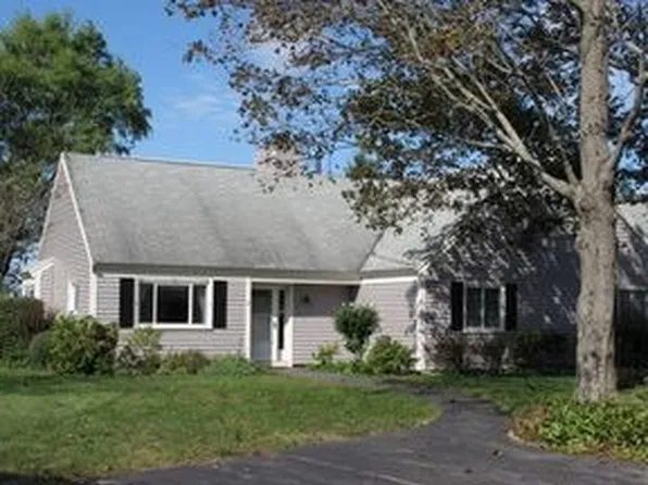 13 Northfield Ln, Dartmouth, MA 02747