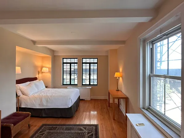 25 Tudor City Place image 1 of 10