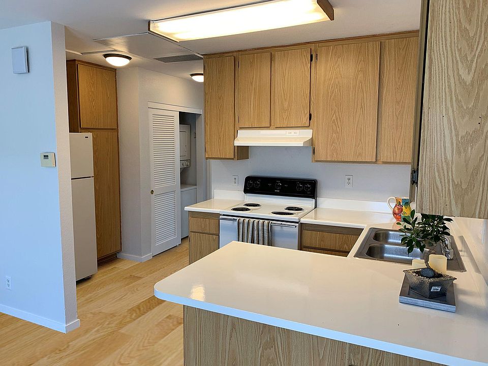 1st image of 4532 36th St APT 4