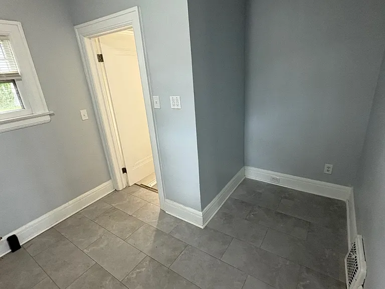121 Jones St — Photo 14