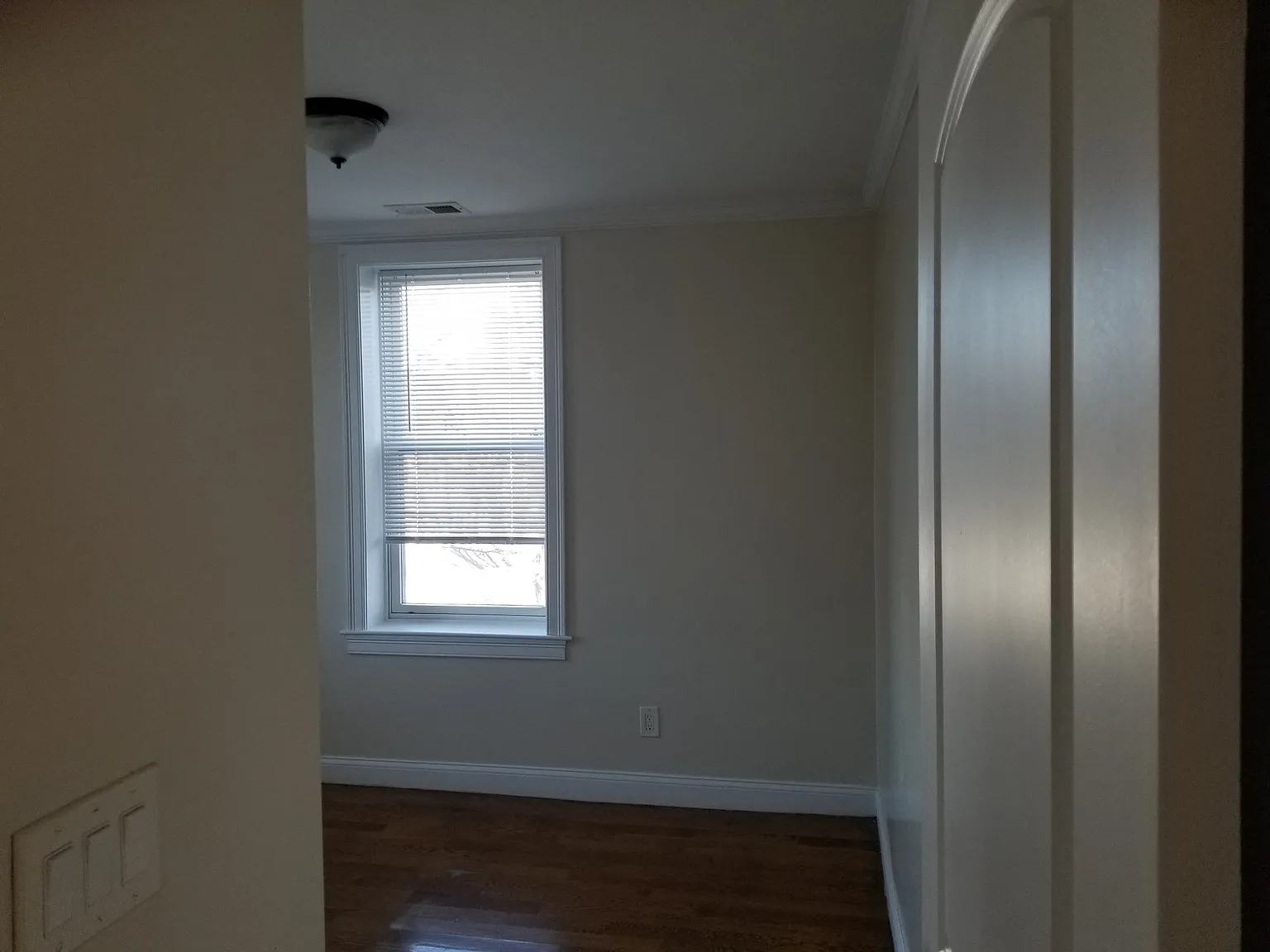 3 bed, 800 sqft, $3,200 — Photo 3