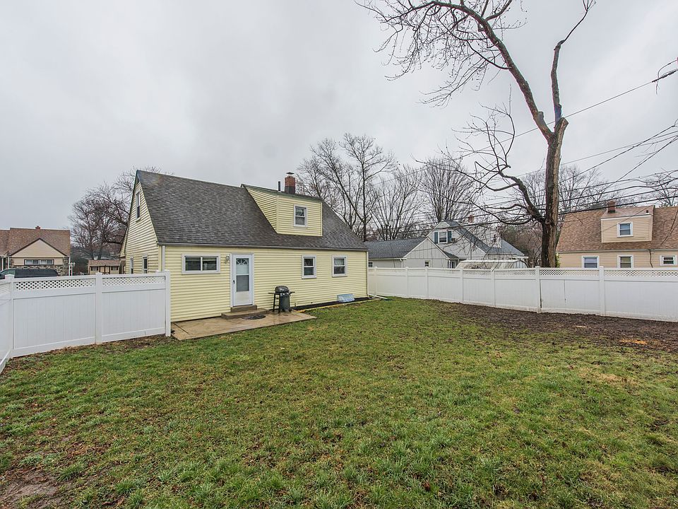 2nd image of 616 Ashurst Ave