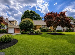4620 Convent Ln, Philadelphia, PA 19114