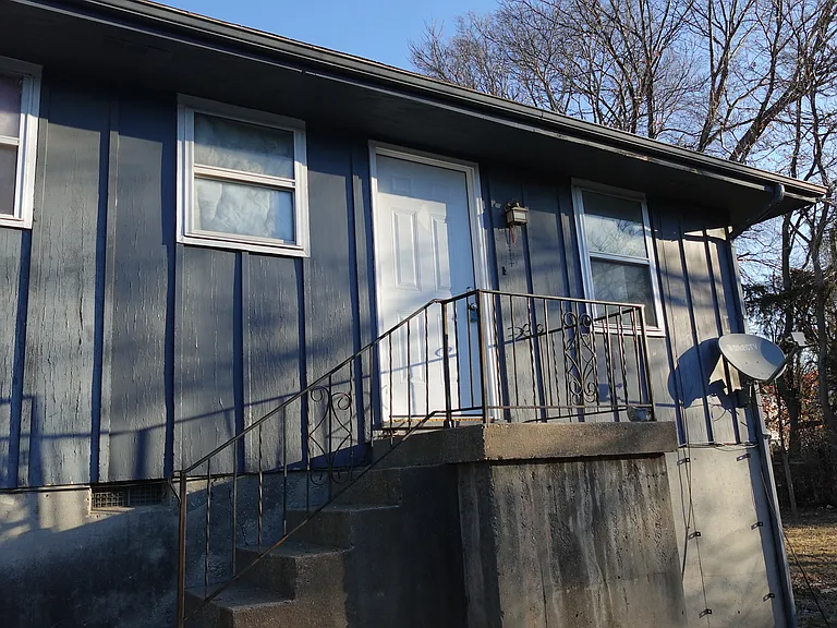 4307 NE Winn Rd — Photo 1