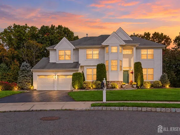 36 Yardley Manor Dr, Matawan, NJ 07747