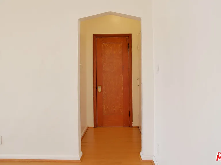 611 S Cloverdale Ave #305 — Photo 7