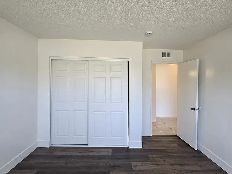 2640 W Fairmont Ave #204 — Photo 8