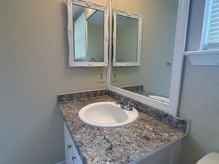 6518 S Briar Bayou Dr — Photo 15